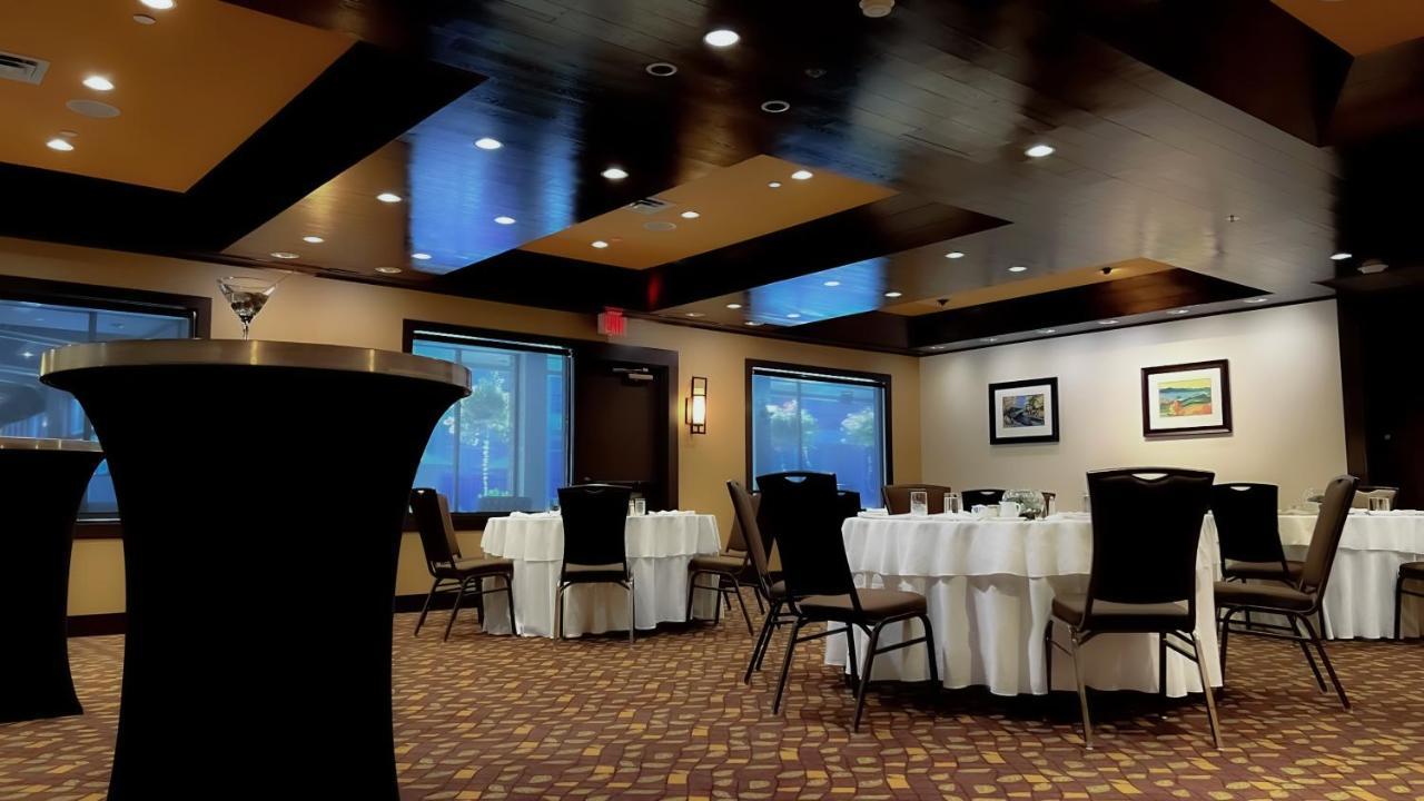 Coast Capri Hotel Kelowna Ngoại thất bức ảnh